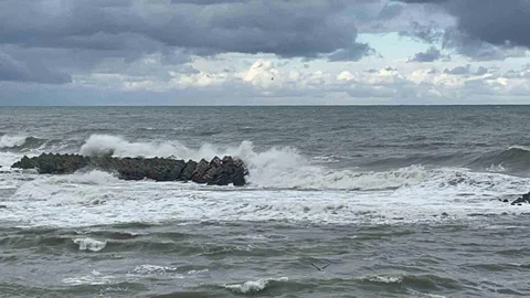 Düzce'de Etkili Fırtına Dalga Boyunu Yükseltti