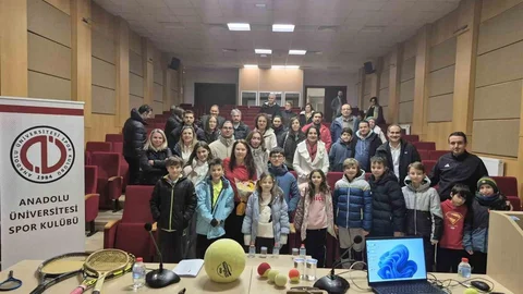 Anadolu Üniversitesi'nden Tenisçilere Destek