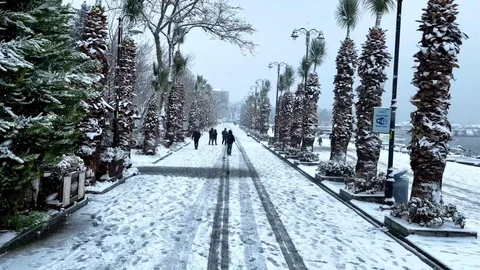 Silivri'de Kar Yağışı Görüntülendi