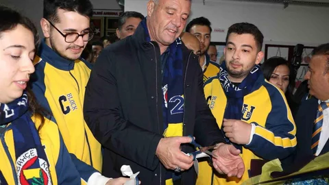 Fenerbahçe Başkanı Saran Alanya’da Kütüphane Açtı