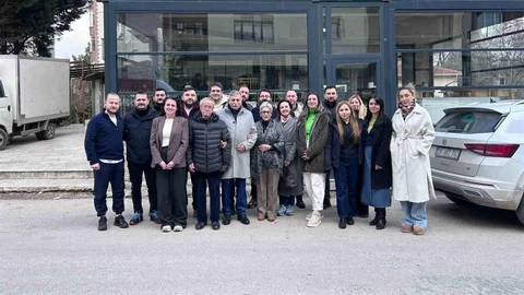 İlkokul Arkadaşları 24 Yıl Sonra Buluştu