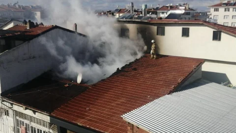 Isparta'da Hurda İşletmesinde Yangın Çıktı