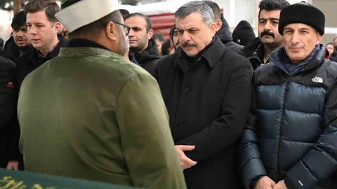 Erzurum'da Yangında Hayatını Kaybedenler Toprağa Verildi