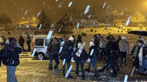 Düzce'de Kar Eğlencesi