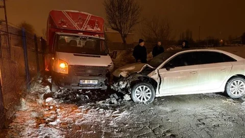 Kayseri'de Trafik Kazası: 3 Yaralı
