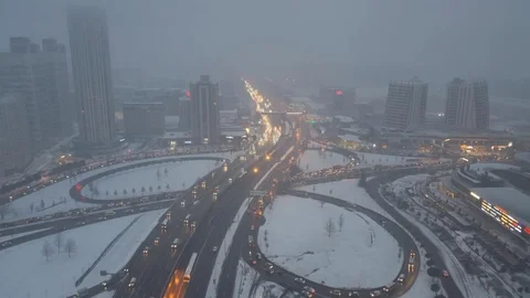 Esenyurt Kar Yağışıyla Beyaza Büründü