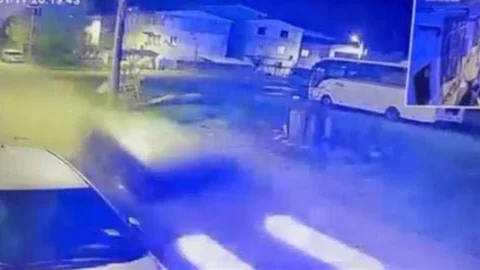 Bursa'da Park Halindeki Araca Çarpma Olayı