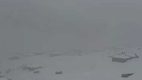 Hakkari'de Kar Yağışı Nedeniyle Yollar Kapandı