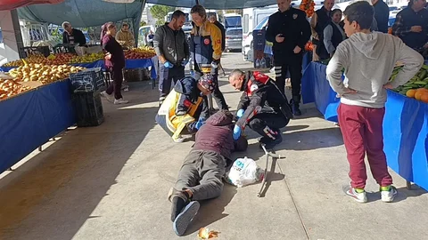 Antalya'da Alkolün Etkisiyle Yerde Yatan Adam