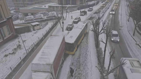 İstanbul'da Kar Yağışı Sonrası Kaza