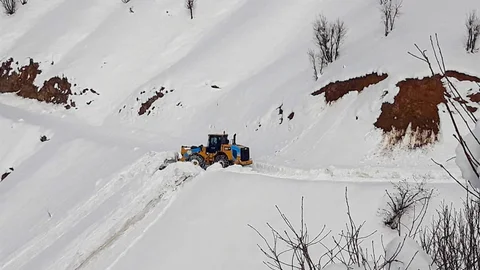 Diyarbakır'da Kapanan Yollar Tekrar Açıldı