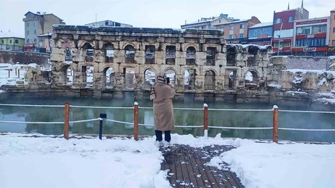 Yozgat'taki 2 Bin Yıllık Roma Hamamı'nda Masalsı Manzaralar