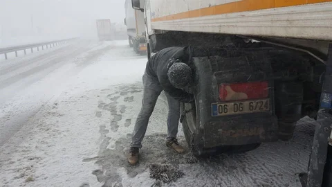 Erzincan'da Kar ve Tipi Ulaşımı Olumsuz Etkiledi