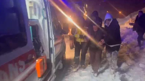 Kars'ta Ekipler Karı Aştı, Hasta Vatandaşa Ulaştı