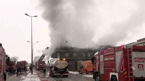 Tuzla'da Çakmak Fabrikasında Yangın Çıktı