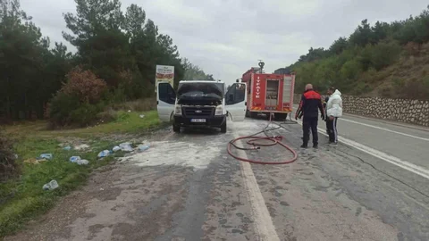 Bilecik'te Ticari Araç Alev Aldı