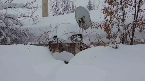 Bitlis'te Kar Yağışı Etkileri Büyüyor
