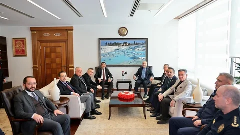 Denizli'de Vali Yavuz Selim Köşger Göreve Başladı