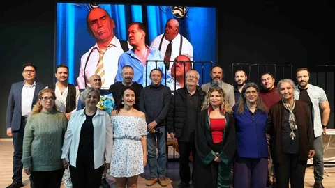 Gömeç Kent Tiyatrosu Göz Doldurdu