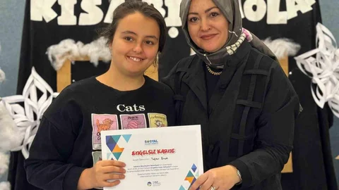 Sakarya'da Engelsiz Hobi Atölyeleri'nde Karneler Dağıtıldı