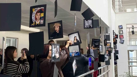 Sakarya'da Öğrenciler Kimlik Temalı Fotoğraf Sergisi Açtı