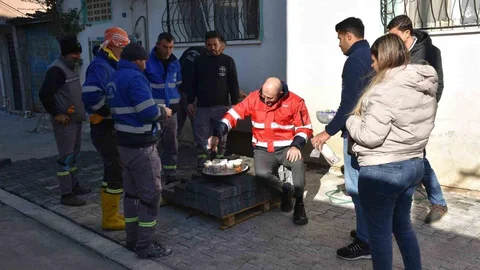 Germencik'te Başkan Zencirci Çay İkramı Yaptı