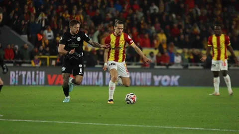 Göztepe, Çaykur Rizespor'u 1-0 Önde Tamamladı