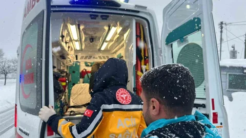 Bingöl'de Diyaliz Hastası UMKE ile Hastaneye Ulaştırıldı