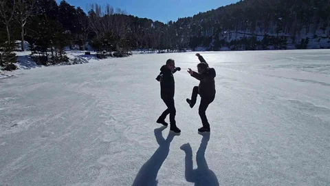 Bursa'da Buzlu Gölde Cesur Deneyim