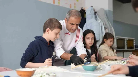 Düzce'de Çocuklar Eğlenceli Atölyelerle Tatil Yapıyor