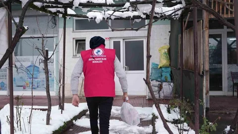 Düzce'de İhtiyaç Sahiplerine Sıcak Yemek Desteği