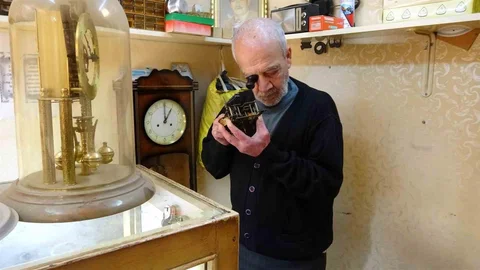 Kilis'te Antika Saat Ustası Ahmet Çınaroğlu