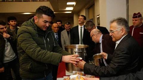 Kayseri'de Öğrencilere Çorba İkramı