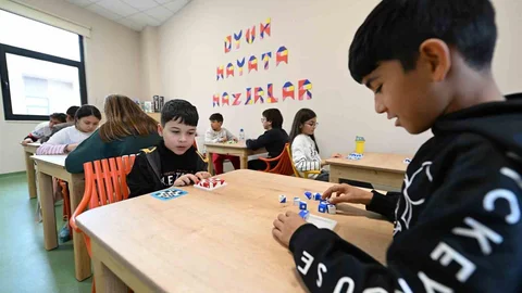 Mersin'de Çocuklar Eğlenerek Öğreniyor