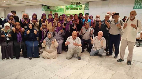 Denizli'de Umreciler Kâbe'de Veda Töreni Yaptı