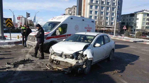 Malatya'da Trafik Kazası: 2 Yaralı