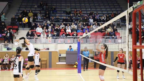 Voleybol Midi Kızlar İl Birinciliği Tamamlandı