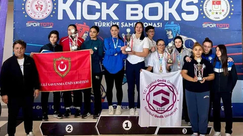 Manisa'da Kick Boks Şampiyonası Başarısı