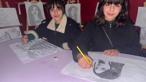 Engelli İkizlerin Resim Tutkusu