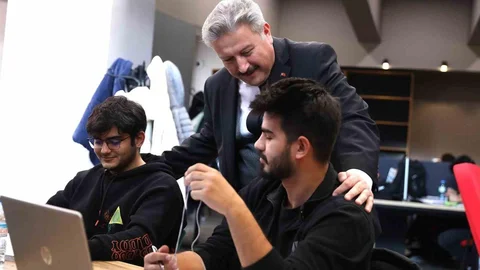 Kayseri'de Akıl Küpü Kütüphaneleri Yoğun İlgi Görüyor
