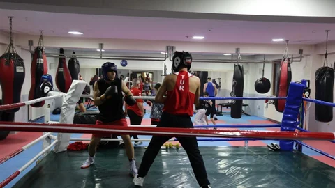 Kartepe'de Kış Spor Okulları Devam Ediyor