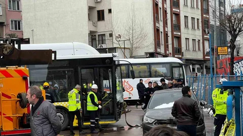 Esenler'de İETT Otobüsü Otoparka Daldı
