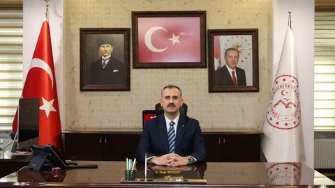 Vali Önder Bozkurt Ağrı'da Göreve Başladı