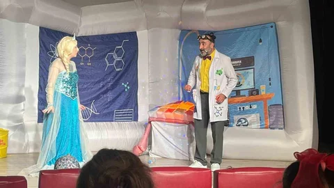 Kütahya'da Çocuklara Tiyatro Keyfi