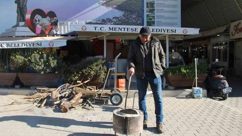 Muğla'da Esnaflar Soğuktan Korunuyor