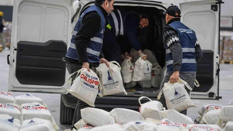 İzmir'de Kahvaltı Paketi Dağıtımı Başladı