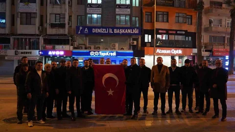 Denizli'de Dev Türk Bayrağı Asıldı