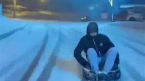 Diyarbakır'da Karda Kayak Keyfi