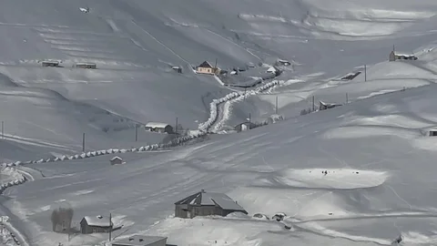 Hakkari'de Kar Yağışı Etkili Oldu