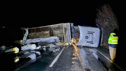 Bilecik'te Tır Kazası Meydana Geldi